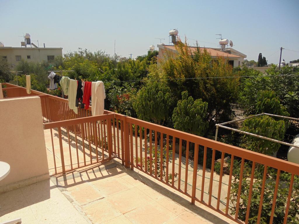 Niki Court Holiday Apartments Pafos Exterior foto
